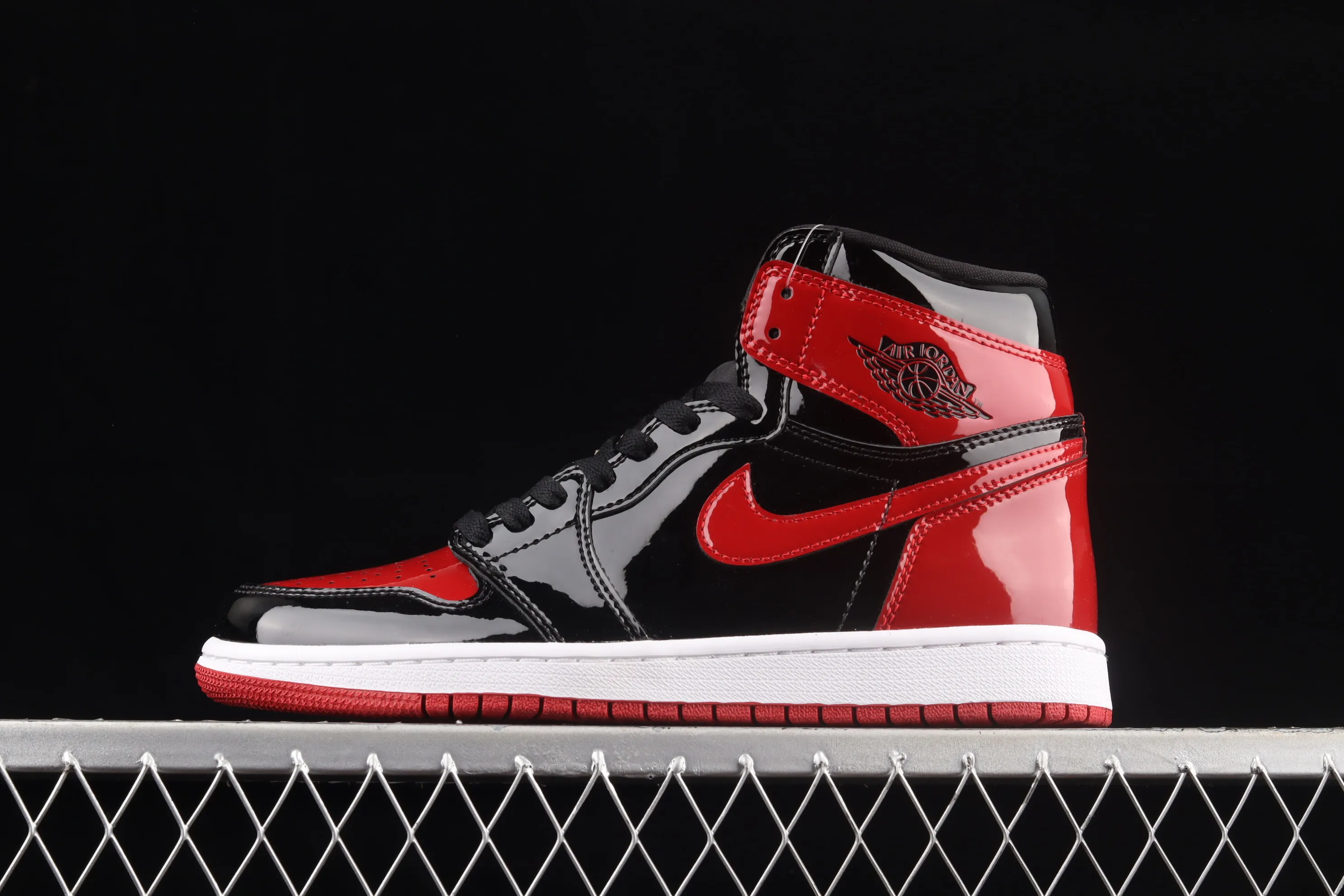 All categories Air Jordan Jordan series basketball shoes Air Jordan 1 High C version Air Jordan 1 High OG "Bred Patent" AJ1 Joe 1 patent leather black and red high-top basketball shoes 555088-063